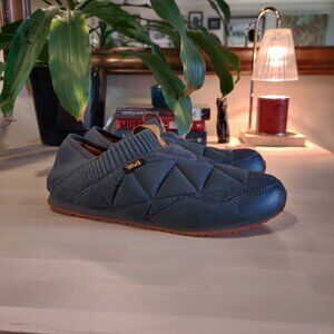 Teva ReEmber slip on, size 11